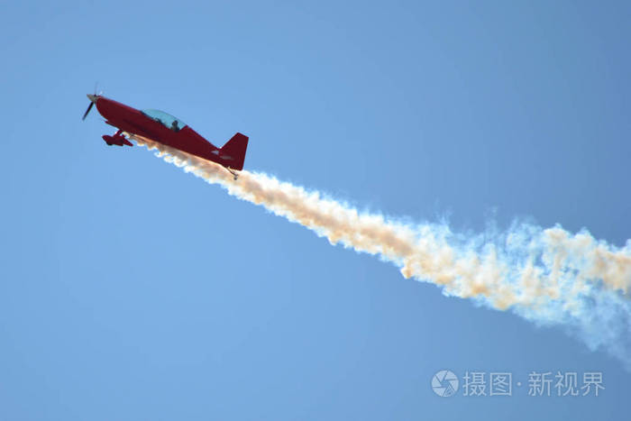 空中对抗：飞行员的极限游戏