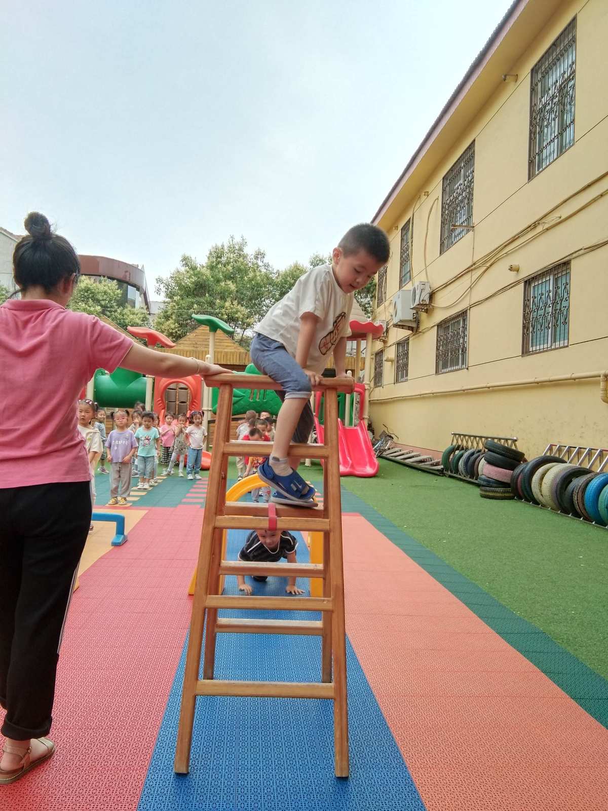幼儿园中班户外活动案例分析_幼儿园中班户外游戏案例分析_中班户外游戏案例观察分析