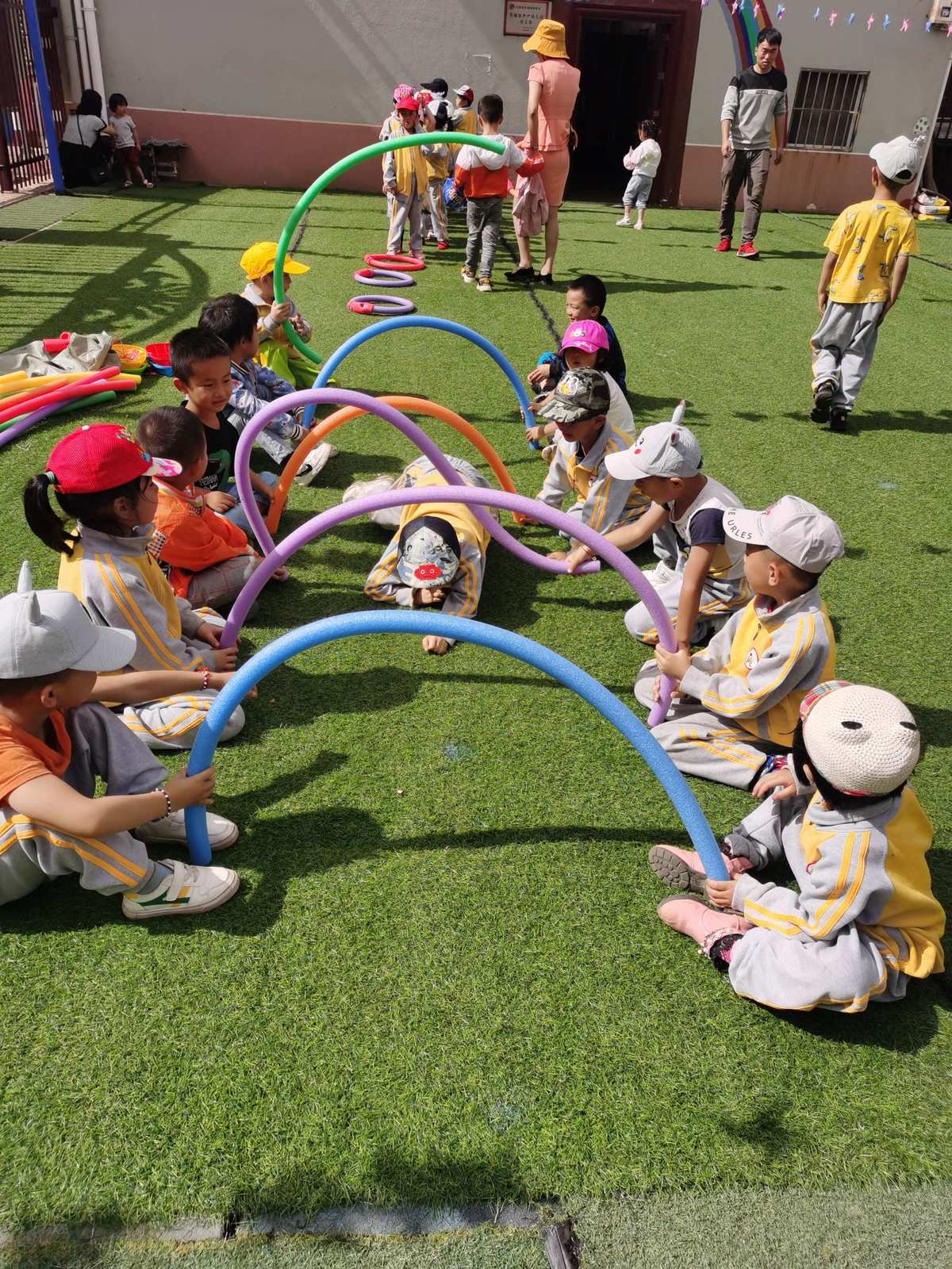 幼儿园中班户外游戏案例分析_中班户外游戏案例观察分析_幼儿园中班户外活动案例分析