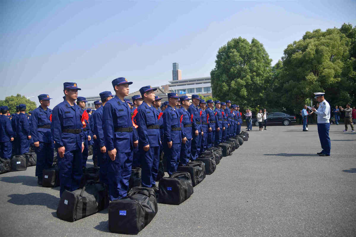 明日方舟中资深干员_明日方舟资深干员搭配支援_明日方舟资深干员tag搭配