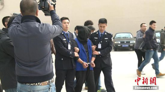 邓朴方神秘离开：卷款潜逃引关注！