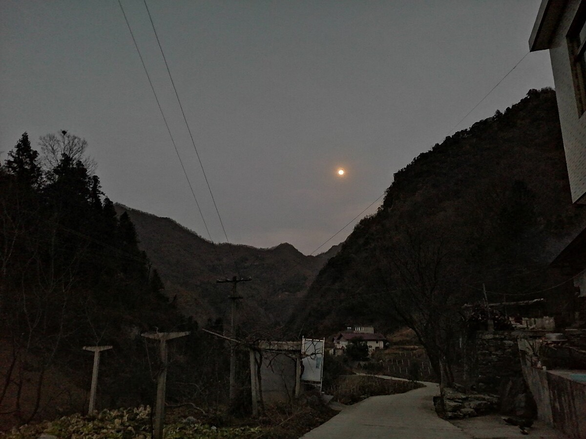 抱月湾景区_岛村抱月情侣头像_岛村抱月